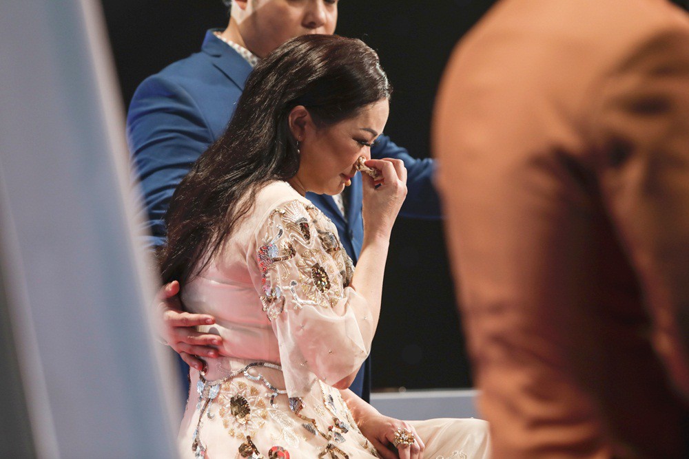 Thần tượng Bolero: Hoa hậu Bolero Như Quỳnh bật khóc nức nở khi phải tự mình loại học trò